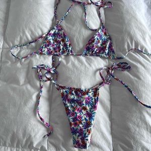 COPY - FRANKIES BIKINI - TIA FLORAL BIKINI
